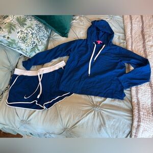 Lilly Pulitzer Blue/trimmed in white Shorts & Pullover XL NWOT